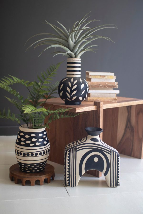 Black And White Paper Mache Vase - Urn Fashion